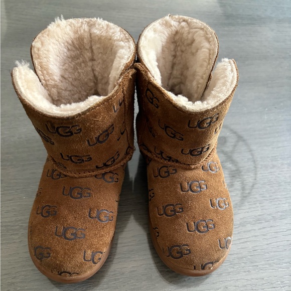 Toddler UGG Keelan Embossed boots - Picture 1 of 9
